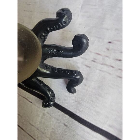 Little Mermaid Ursula Sea Witch Suction Cup Figure - Picture 5 of 5